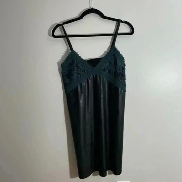 Zara Black Green Faux Leather Crochet  Slip Mini Dress medium 8843/722 - Picture 4 of 5
